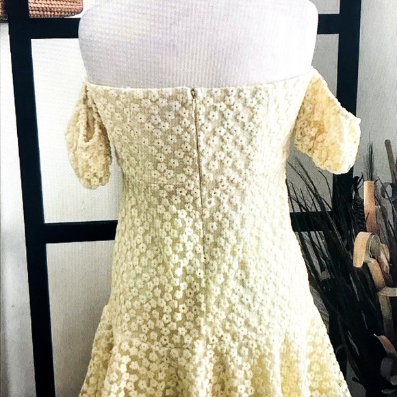 NWT AQUA Yellow Lace Overlay Off Shoulder Dress - Picture 3 of 3
